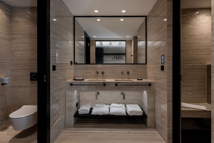 Room 31 of 62
