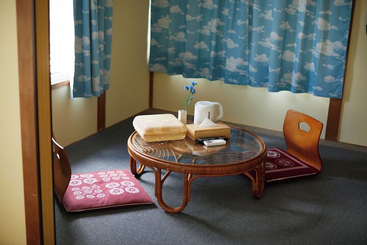 Room 53 of 80