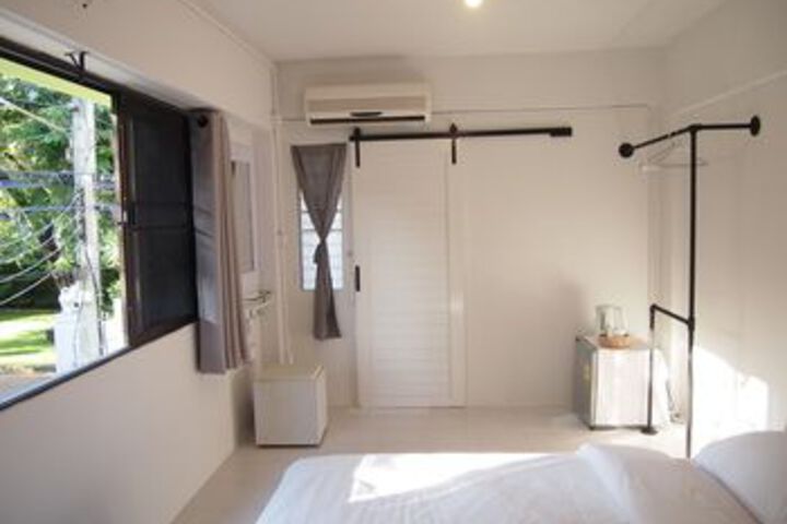 Room 11 of 13