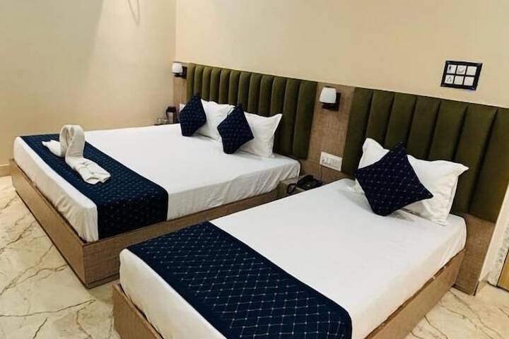 Room 3 of 8
