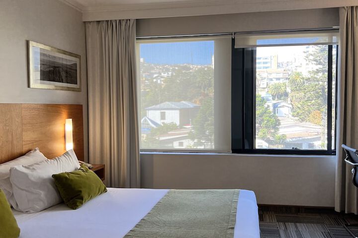 Room 9 of 42