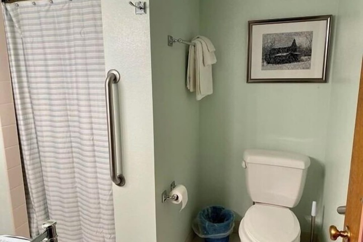 Room 47 of 61