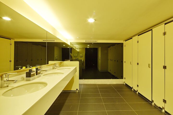 Room 27 of 55