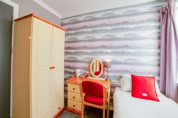 Room 21 of 76