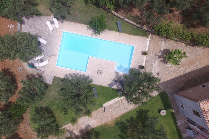 Pool 28 of 49