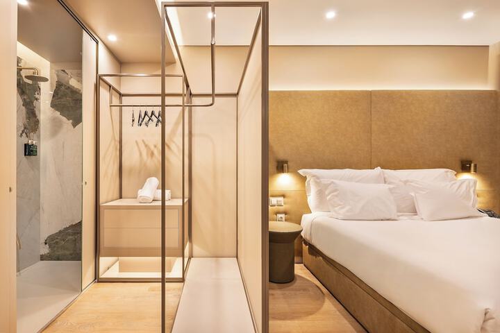 Room 44 of 120