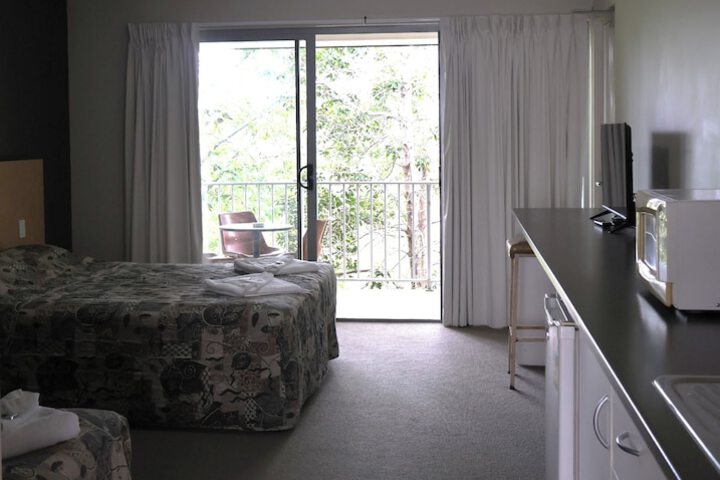 Room 7 of 18