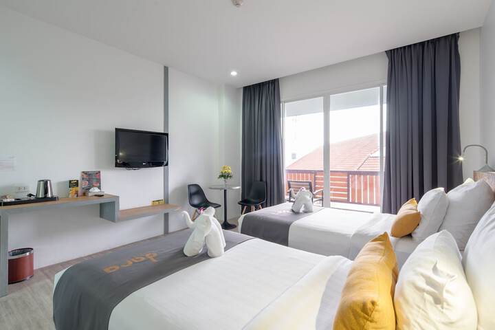 Room 10 of 90
