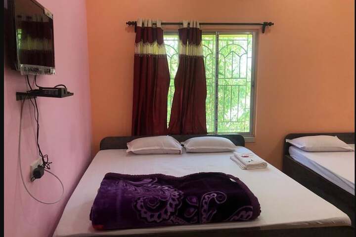 Room 9 of 10