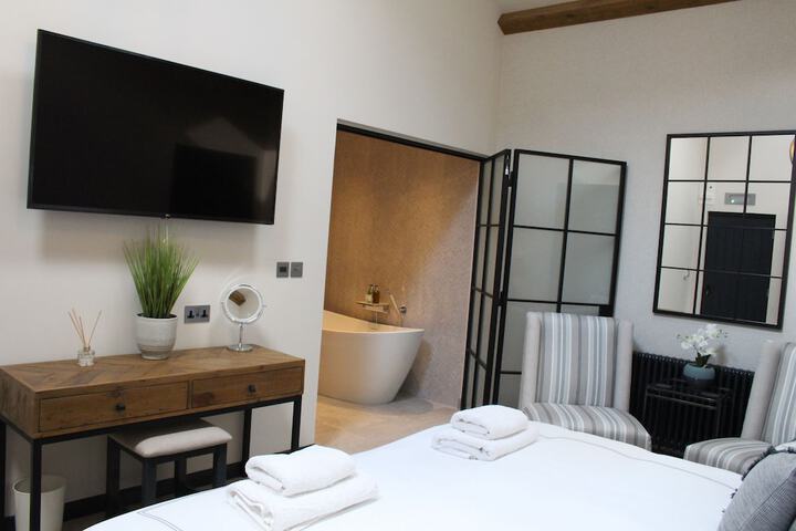 Room 4 of 57