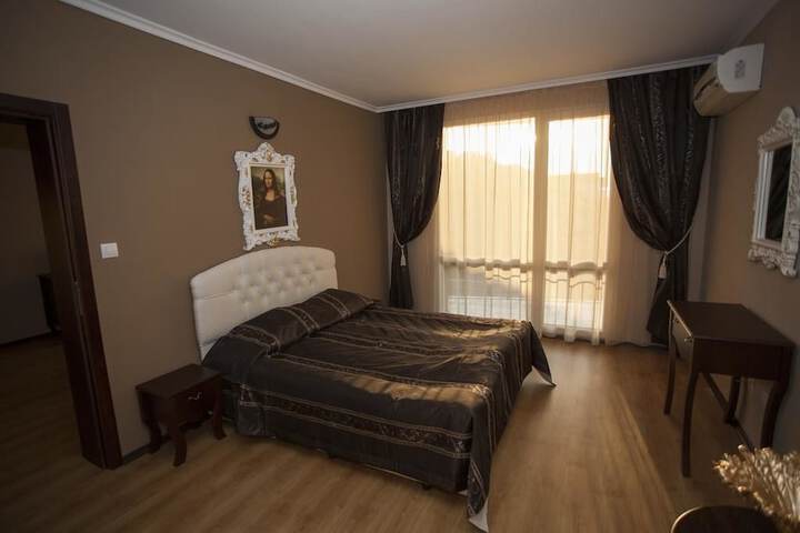 Room 7 of 34