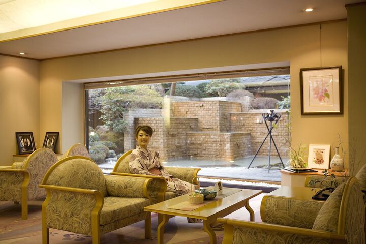 Guest Lobby