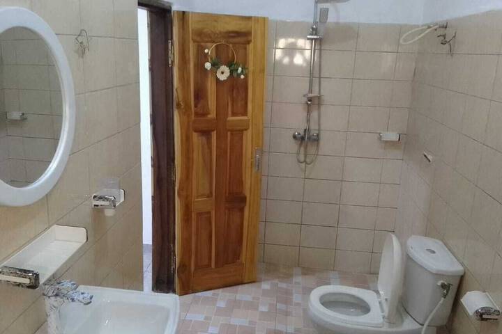 Room 16 of 19