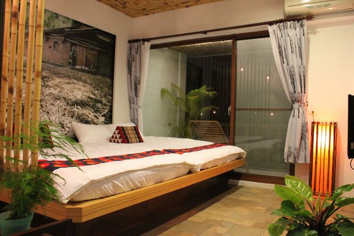 Room 6 of 73