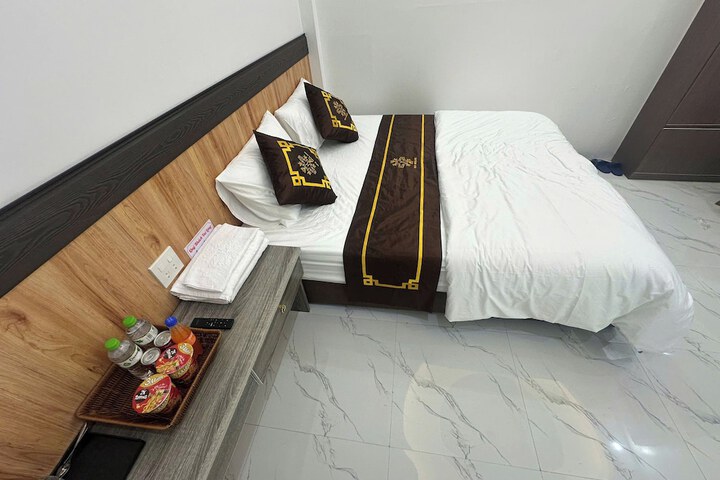 Room 10 of 62