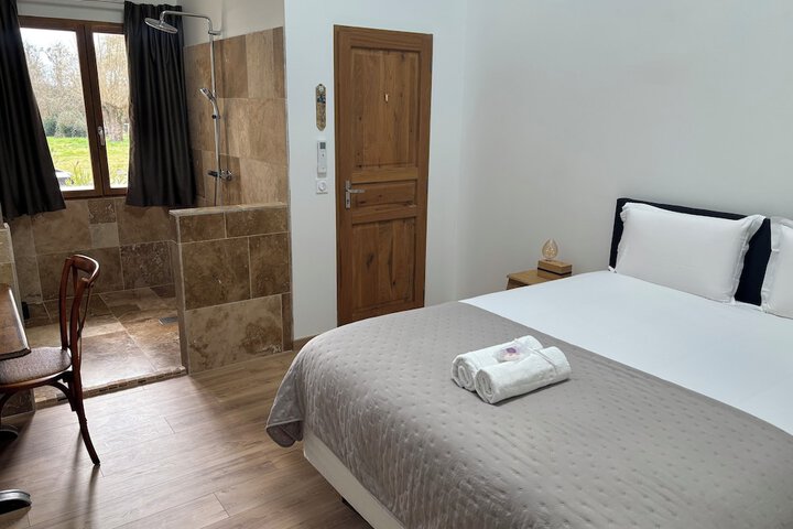 Room 6 of 14