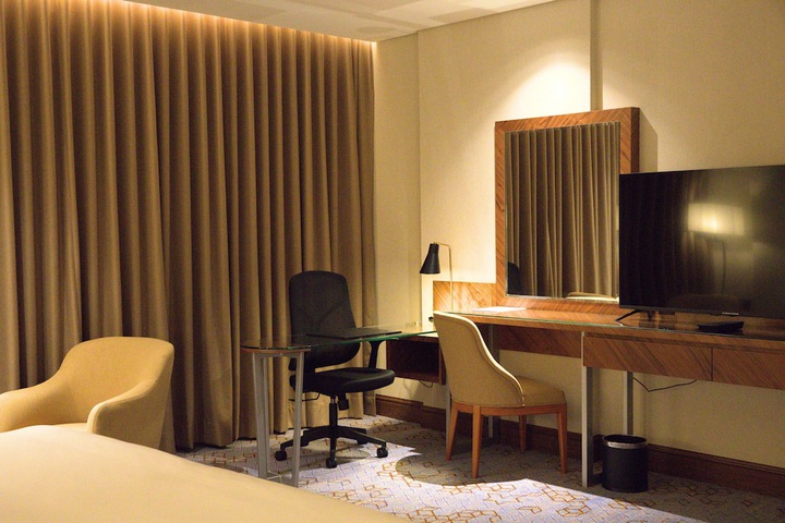Room 8 of 17