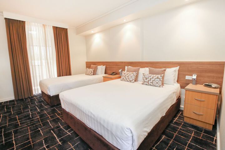 Room 5 of 25