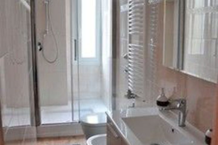 Room 2 of 21