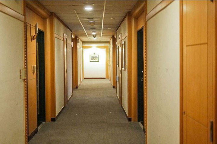 Ballroom/Hall 90 of 98