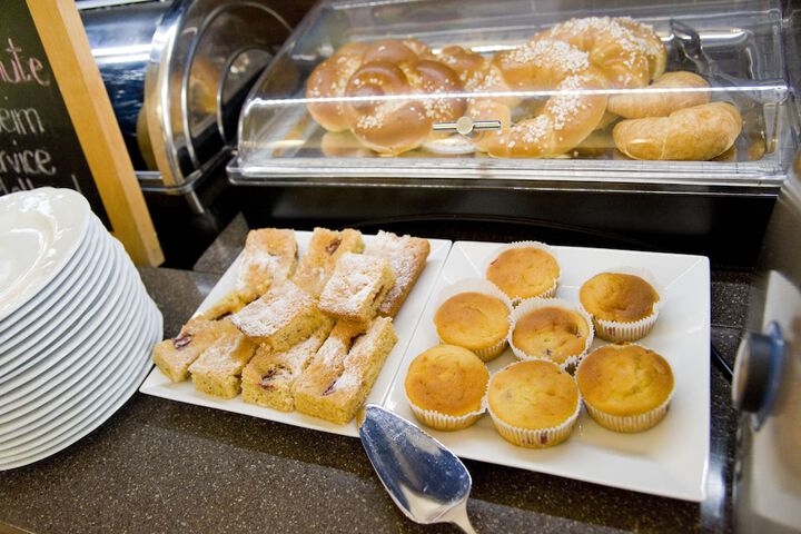 Breakfast/Coffee Service 60 of 86