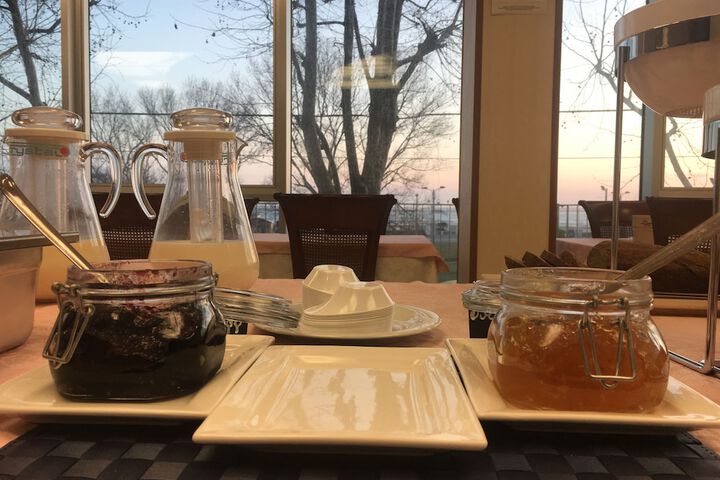 Breakfast/Coffee Service 39 of 61