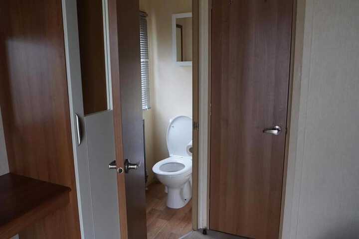 Room 11 of 27