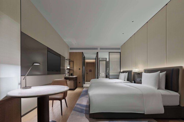 Room 10 of 52