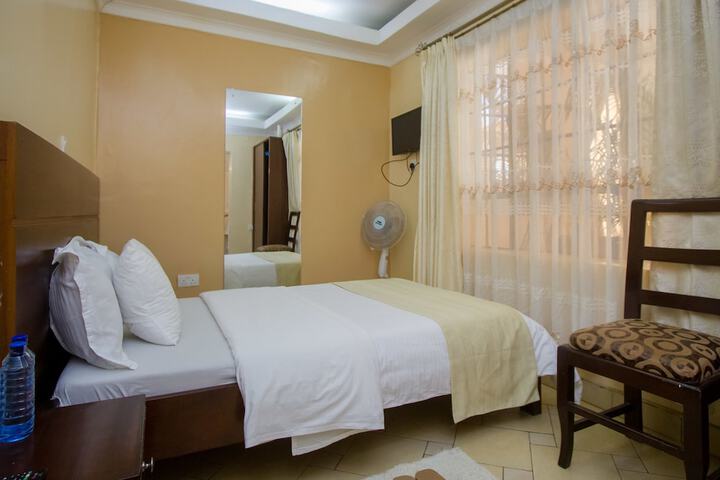Room 5 of 89