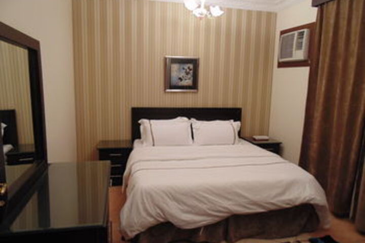Room 10 of 31