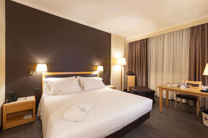 Room 21 of 62