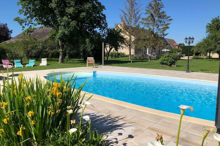 Hotel with Pool