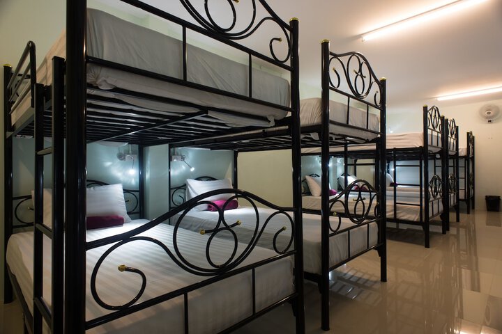 Room 10 of 30