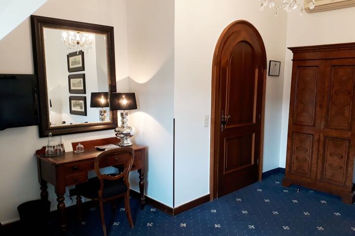 Room 16 of 57