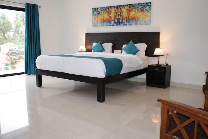 Room 6 of 30