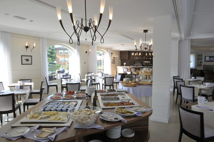 Breakfast/Coffee Service 20 of 26