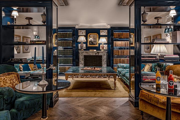 Hotel Lobby