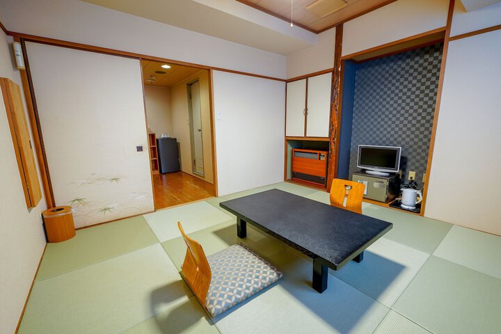Room 8 of 22