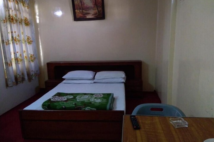 Room 9 of 23
