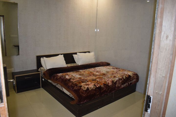 Room 9 of 49