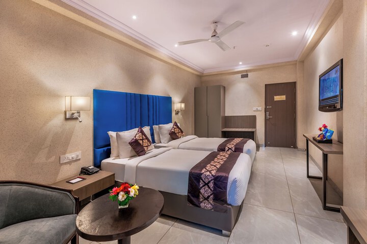 Room 3 of 20