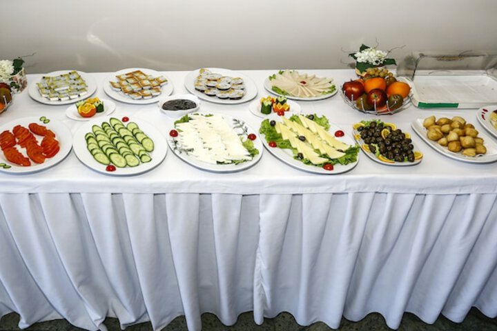 Dining 24 of 38