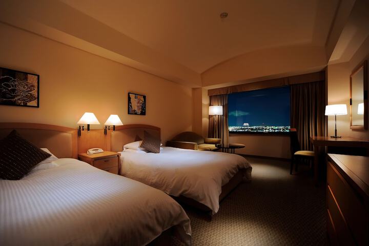 Room 16 of 50