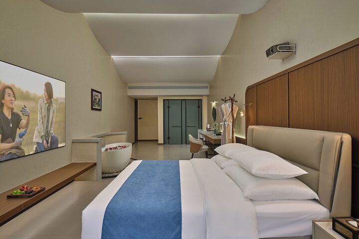 Room 20 of 49