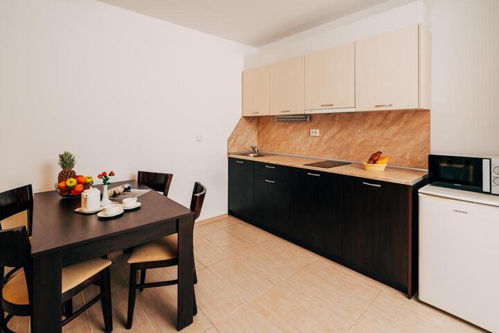 Room 3 of 60