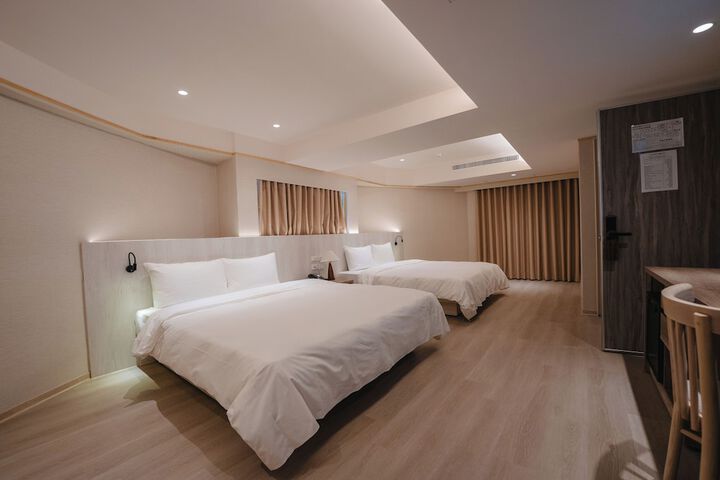 Room 16 of 37