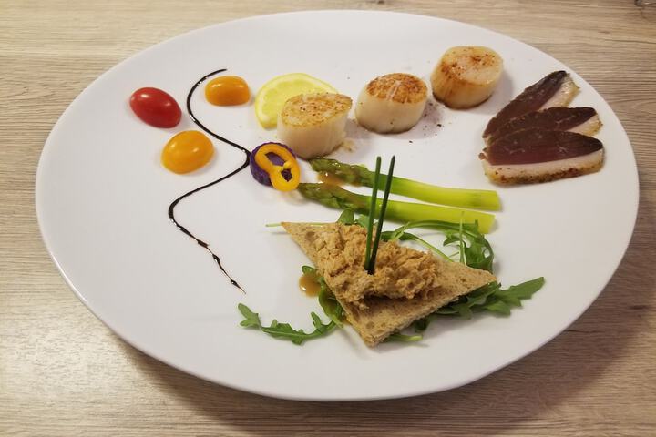 Dining 22 of 51