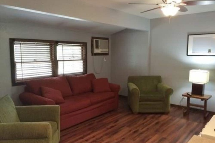 Room 9 of 112