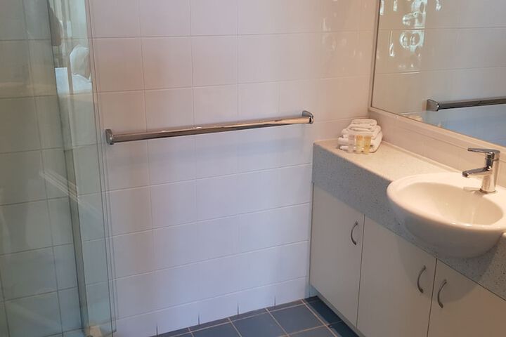 Room 165 of 200