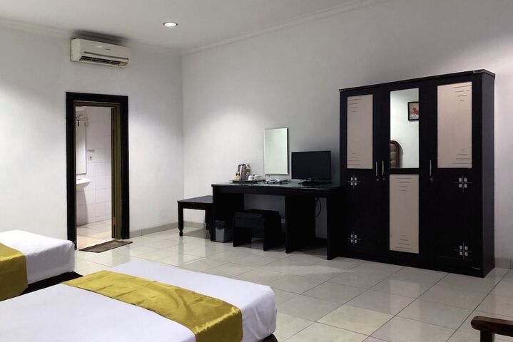 Room 17 of 32
